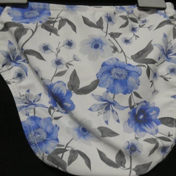 URBAN KIDS | size 6 | White and Blue Floral Bikini Set - Picture 15 of 16